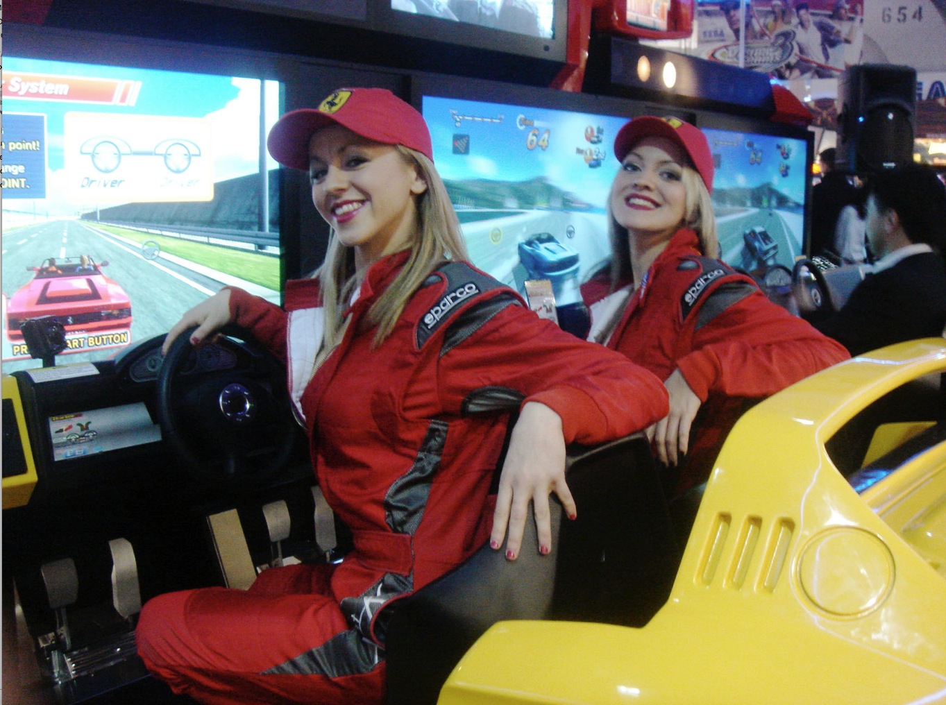 girls_and_arcade_h.jpg